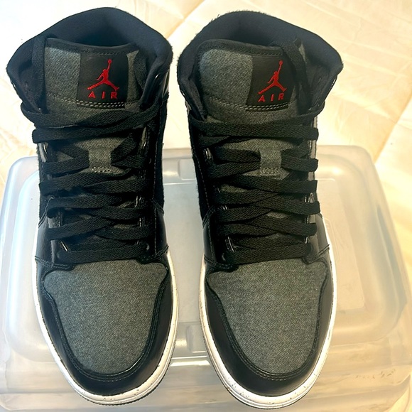 Men’s Air Jordan 1 retro mid SE - Picture 6 of 9